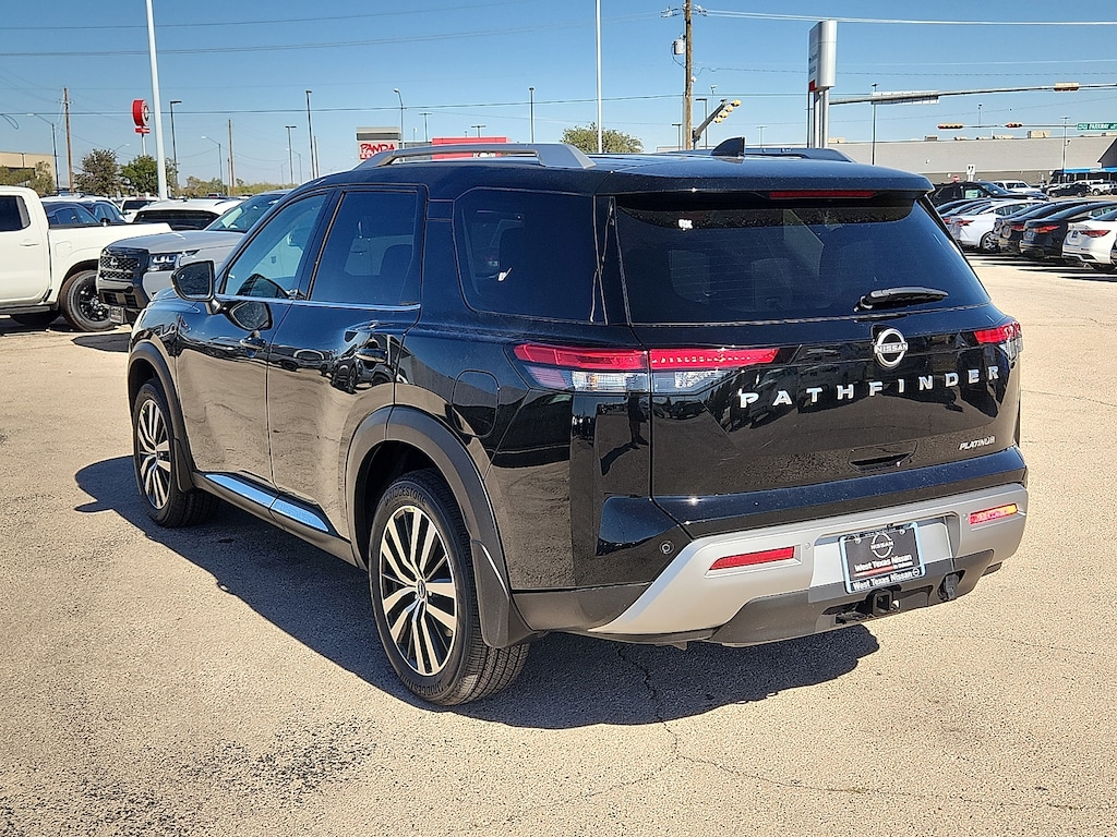 New 2025 Nissan Pathfinder Platinum Front-Wheel Drive