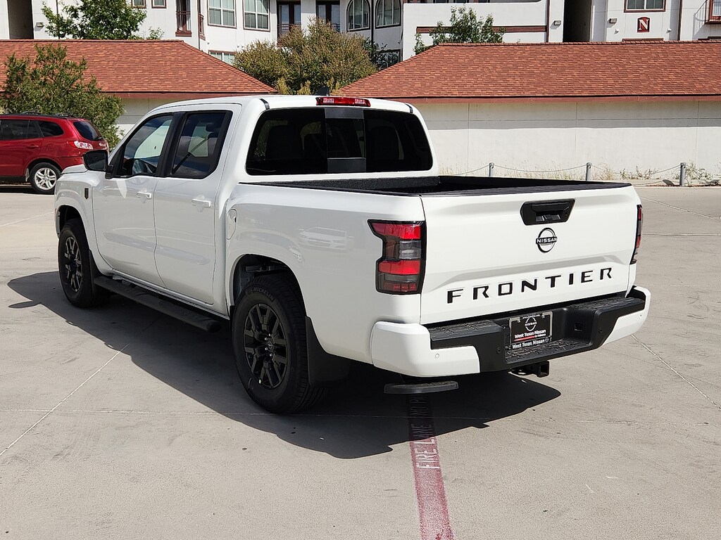 New 2026 Nissan Frontier SV 4x2 Crew Cab 5 ft. box 126 in. WB