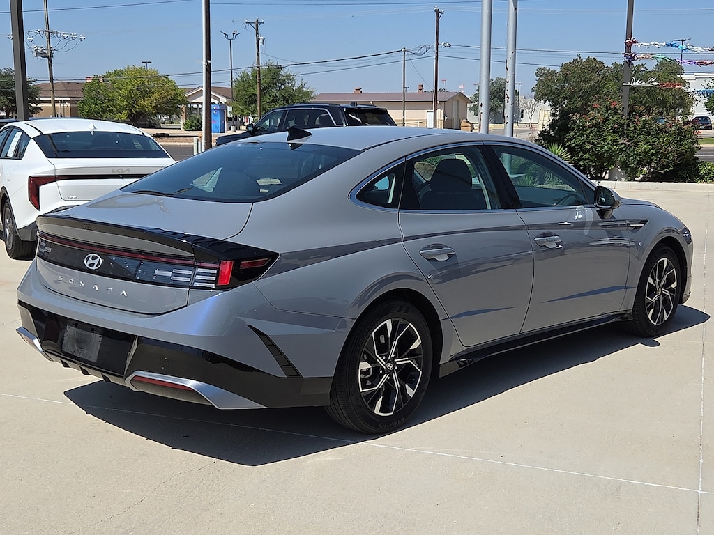 Used 2025 Hyundai Sonata SEL Front-Wheel Drive Sedan
