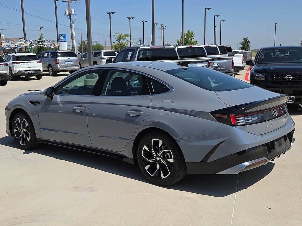 Used 2025 Hyundai Sonata SEL Front-Wheel Drive Sedan