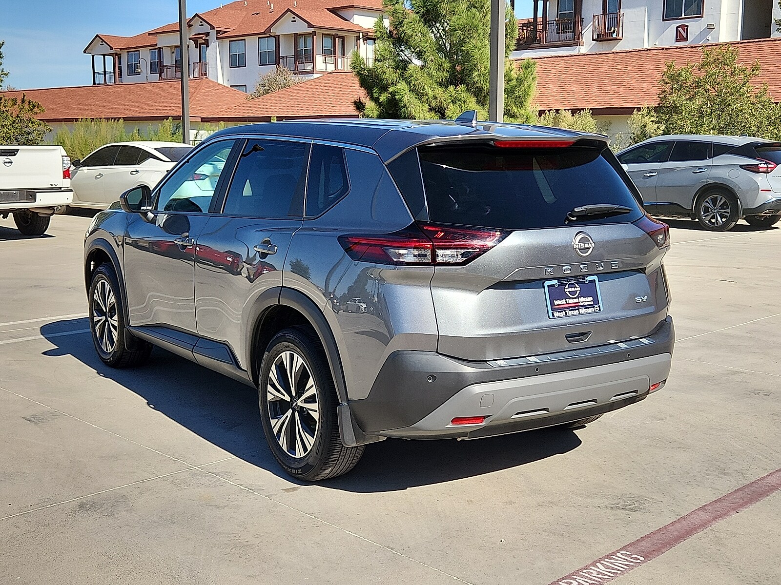 2023 Nissan Rogue SV photo 3