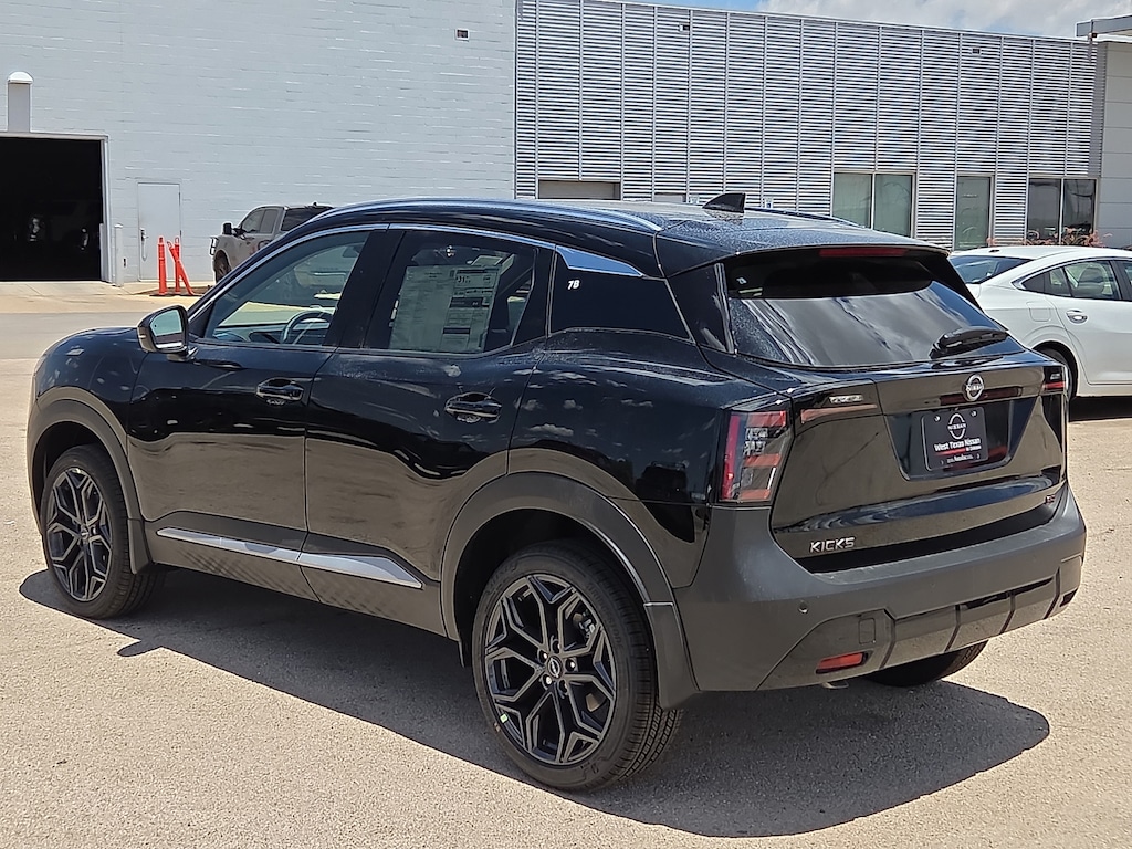 New 2026 Nissan Kicks SR Front-Wheel Drive