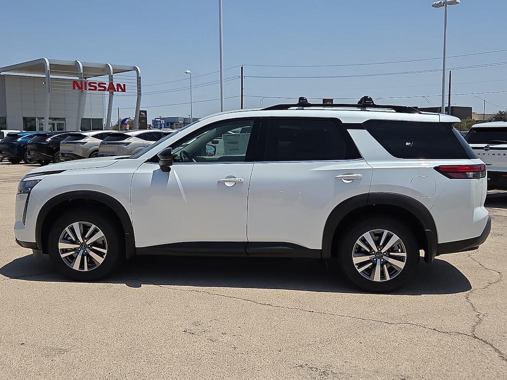 New 2026 Nissan Pathfinder SL Front-Wheel Drive