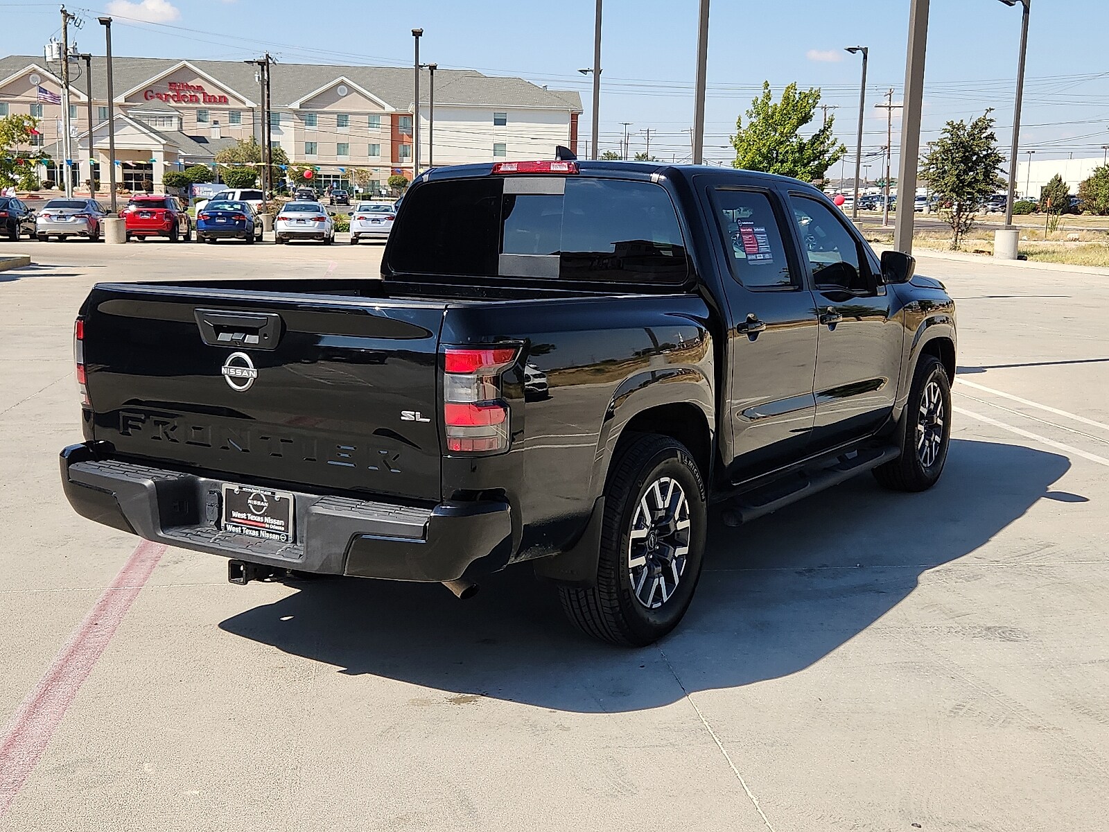 2024 Nissan Frontier SL Crew Cab photo 4
