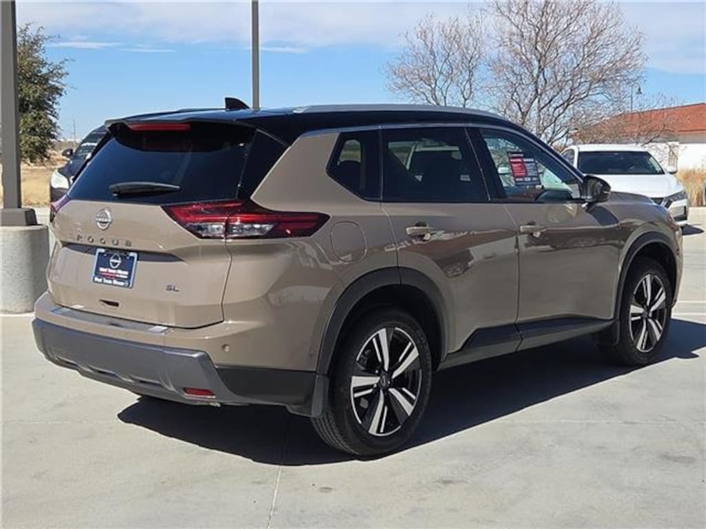 Used 2025 Nissan Rogue SL Front-Wheel Drive