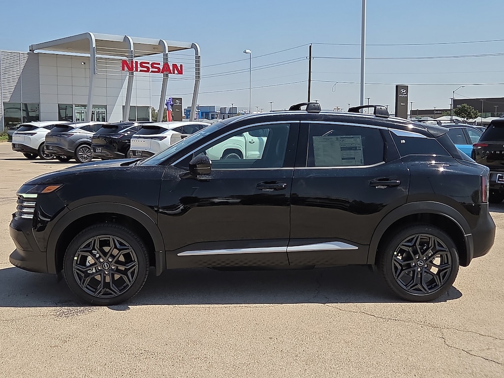 New 2026 Nissan Kicks SR Front-Wheel Drive