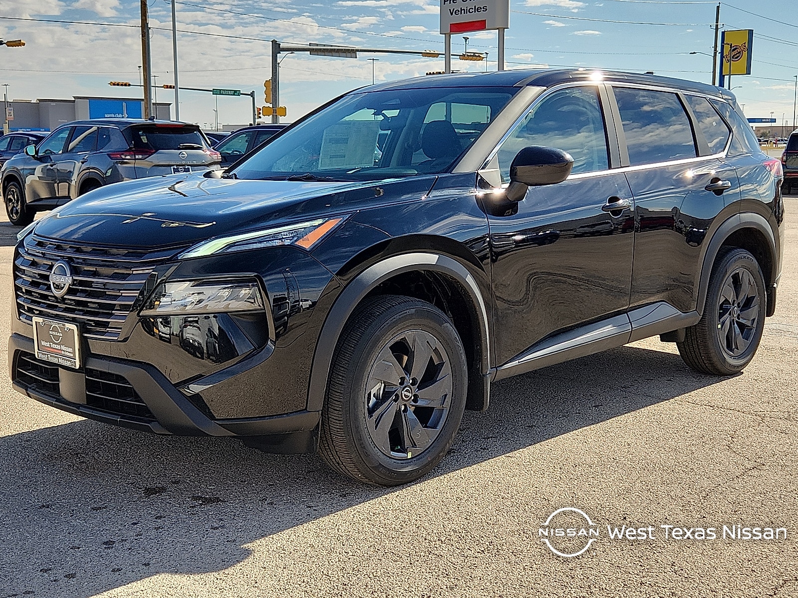 2026 Nissan Rogue SV's photo