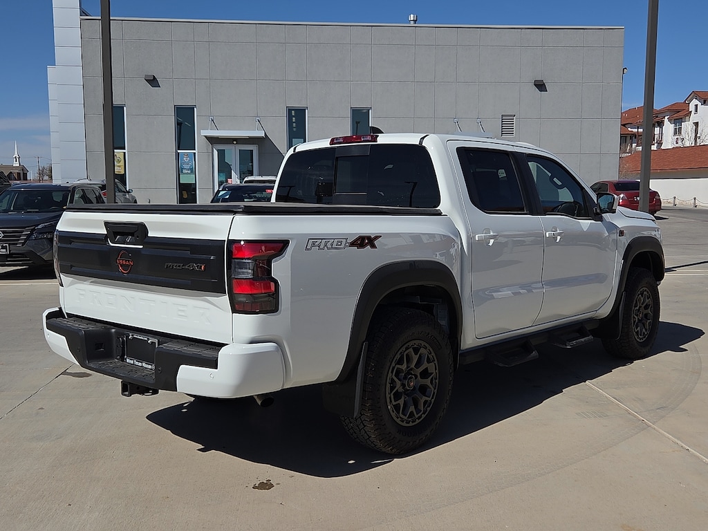 Used 2026 Nissan Frontier PRO-4X w/R Package 4x4 Crew Cab 5 ft. box 126 in.