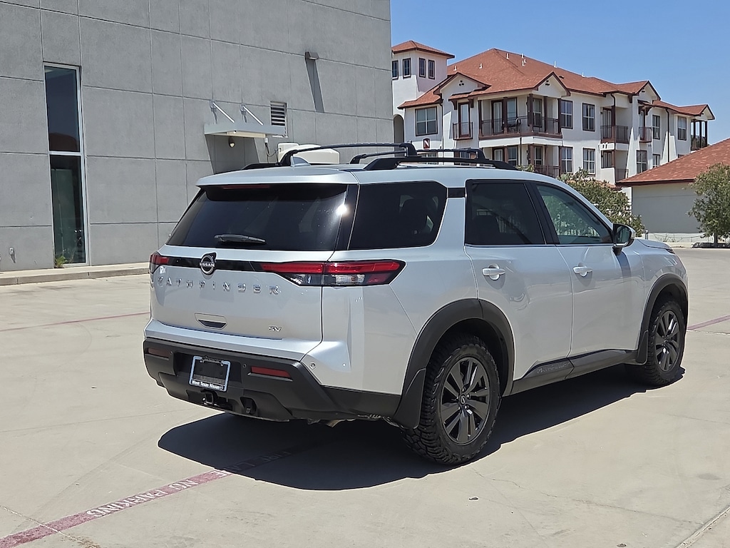 Used 2022 Nissan Pathfinder SV (A9) Front-Wheel Drive