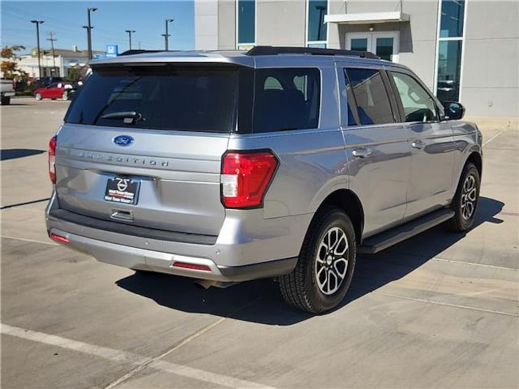 Used 2024 Ford Expedition XLT 4x2
