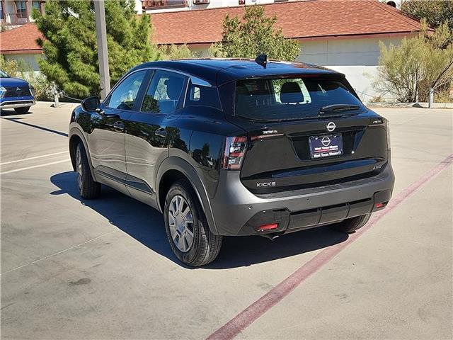 2025 Nissan Kicks S photo 3