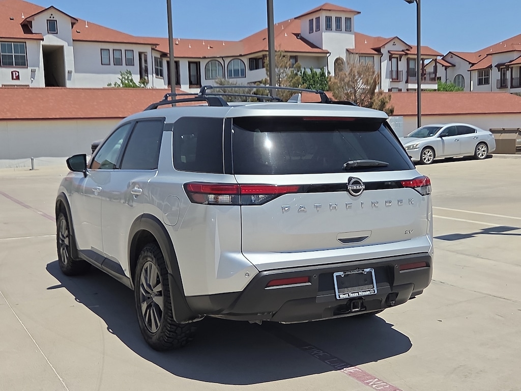 Used 2022 Nissan Pathfinder SV (A9) Front-Wheel Drive