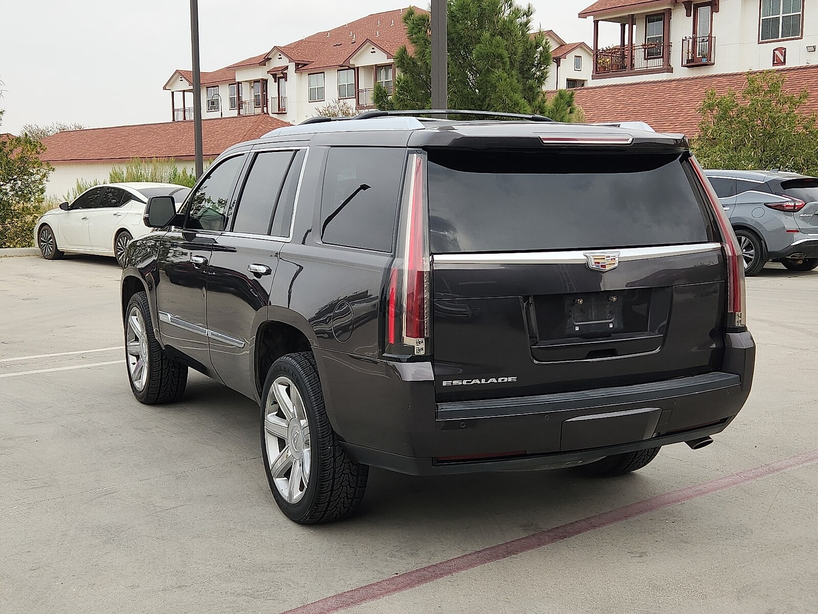 2016 Cadillac Escalade Premium photo 2