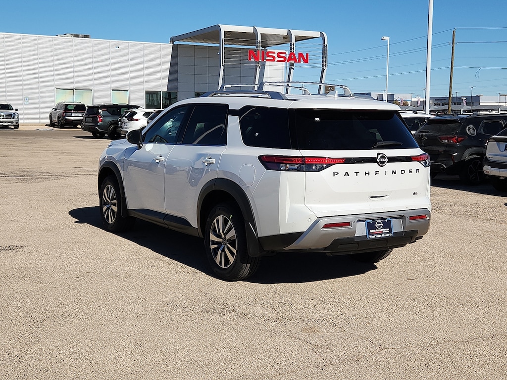 New 2025 Nissan Pathfinder SL Front-Wheel Drive