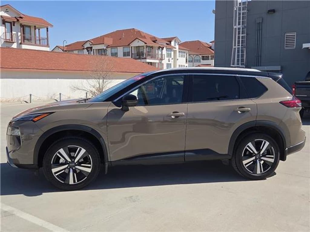 Used 2025 Nissan Rogue SL Front-Wheel Drive