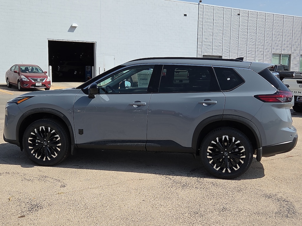 New 2026 Nissan Rogue Dark Armor Front-Wheel Drive 2026.5