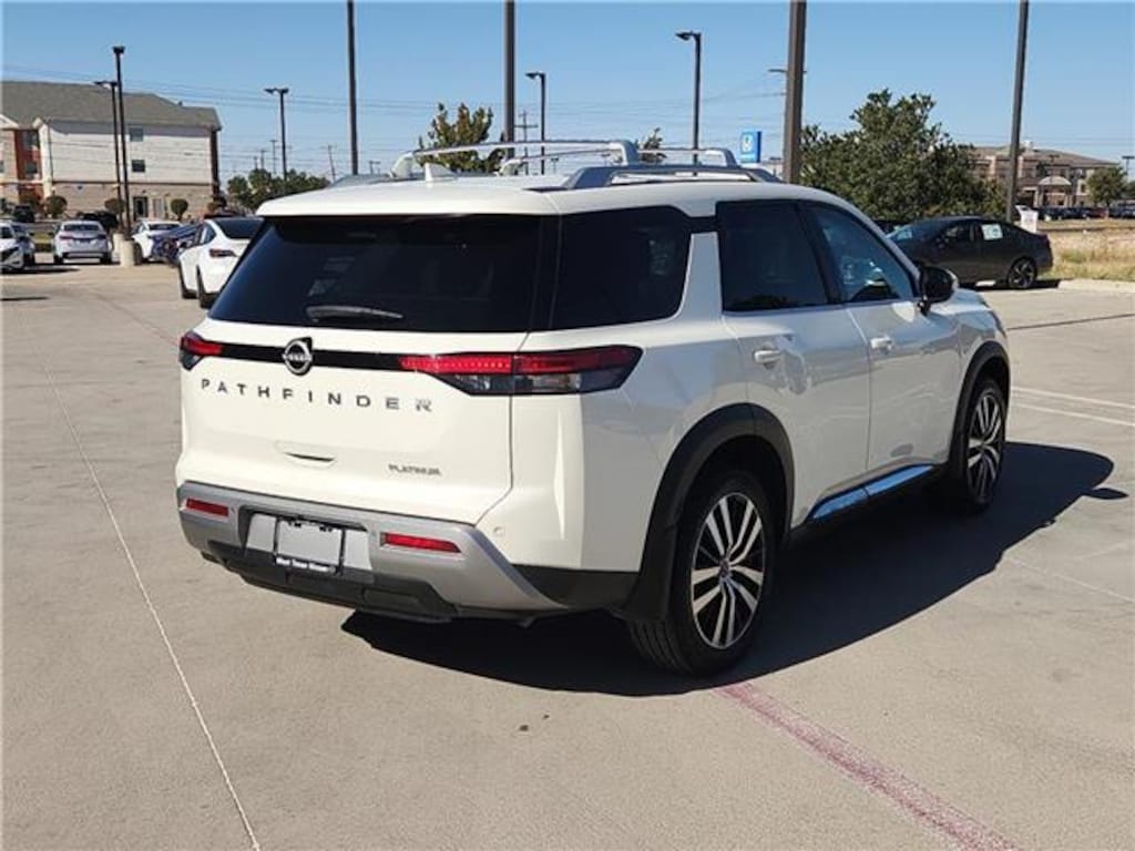Used 2024 Nissan Pathfinder Platinum (A9) Front-Wheel Drive