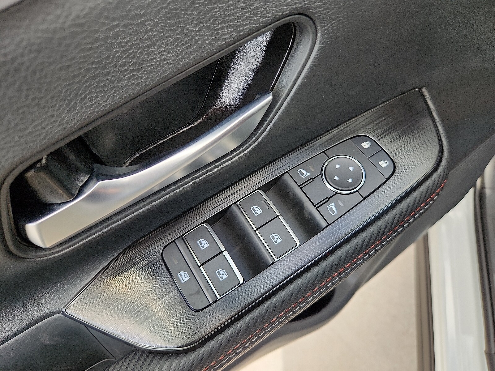 2026 Nissan KICKS SR AWD - Photo 13