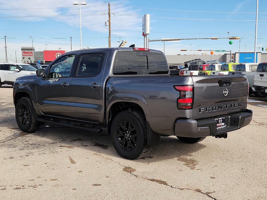 New 2026 Nissan Frontier SV 4x4 Crew Cab 5 ft. box 126 in. WB