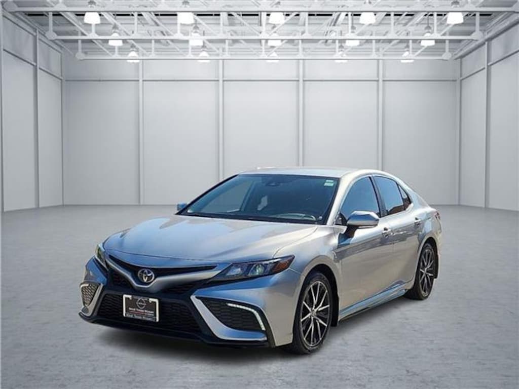 Used 2023 Toyota Camry SE Front-Wheel Drive Sedan
