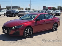 2026 Nissan Altima SR Front-Wheel Drive Sedan