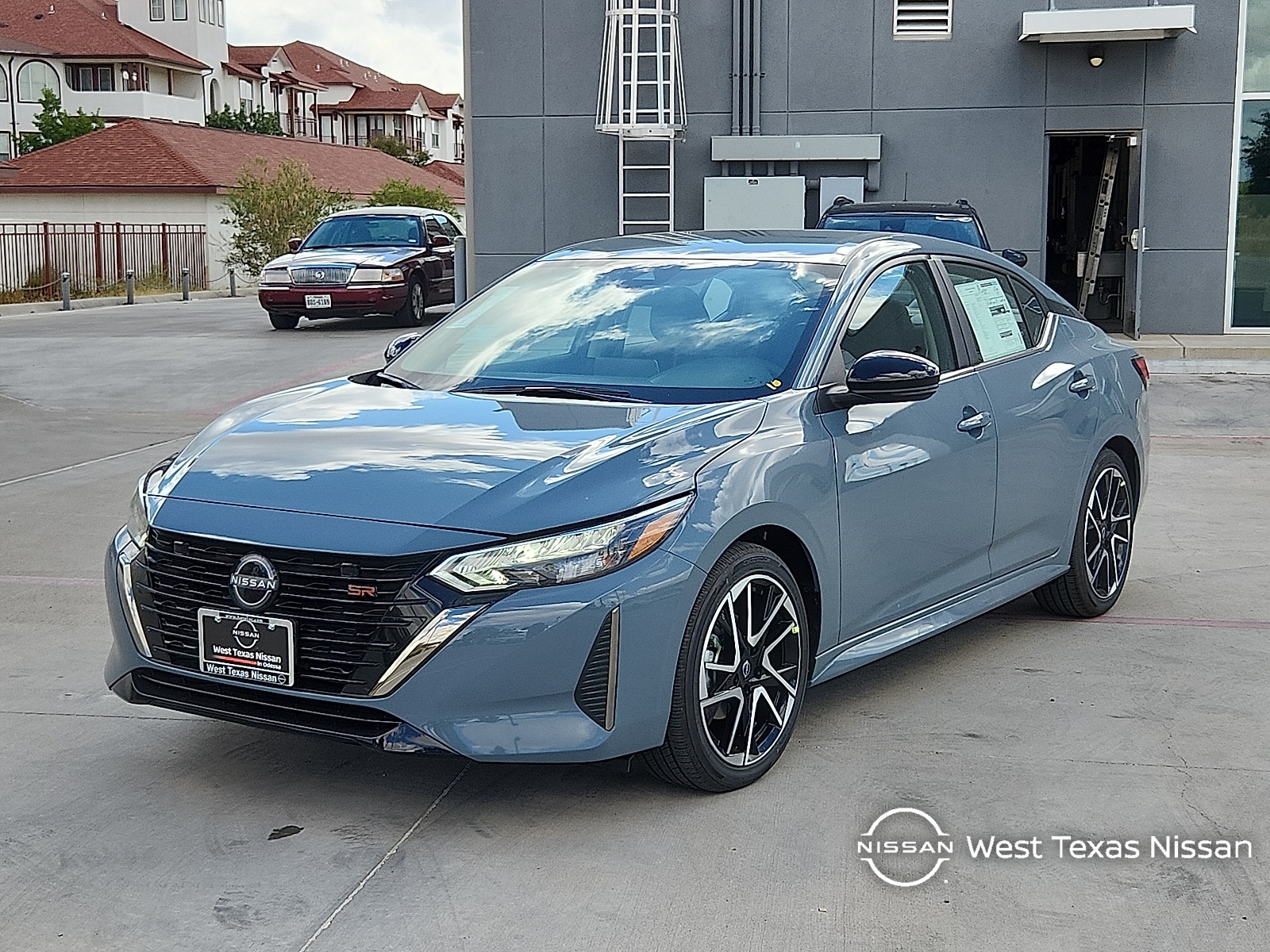 2025 Nissan Sentra SR's photo