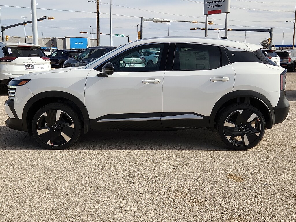 New 2026 Nissan Kicks SR Front-Wheel Drive