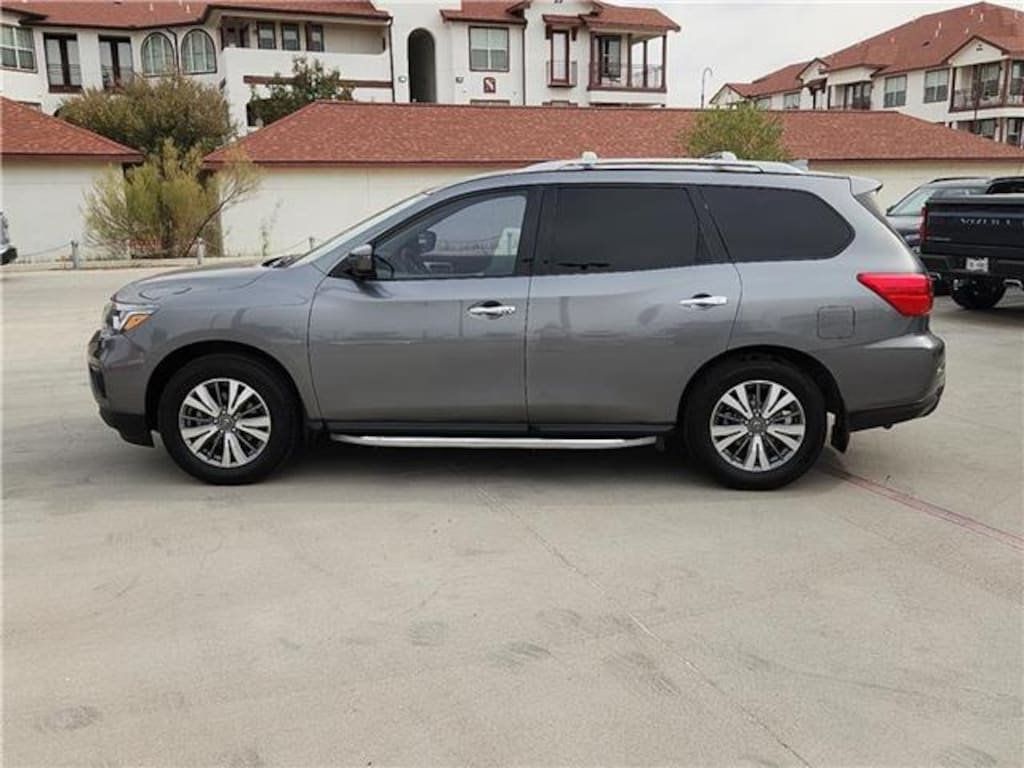 Used 2020 Nissan Pathfinder SV