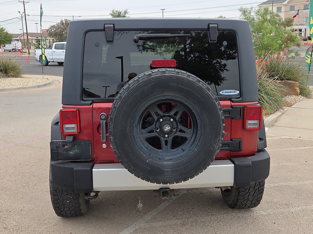 Used 2011 Jeep Wrangler Unlimited Sahara 4x4