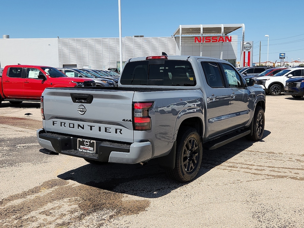 New 2026 Nissan Frontier SV 4x4 Crew Cab 5 ft. box 126 in. WB