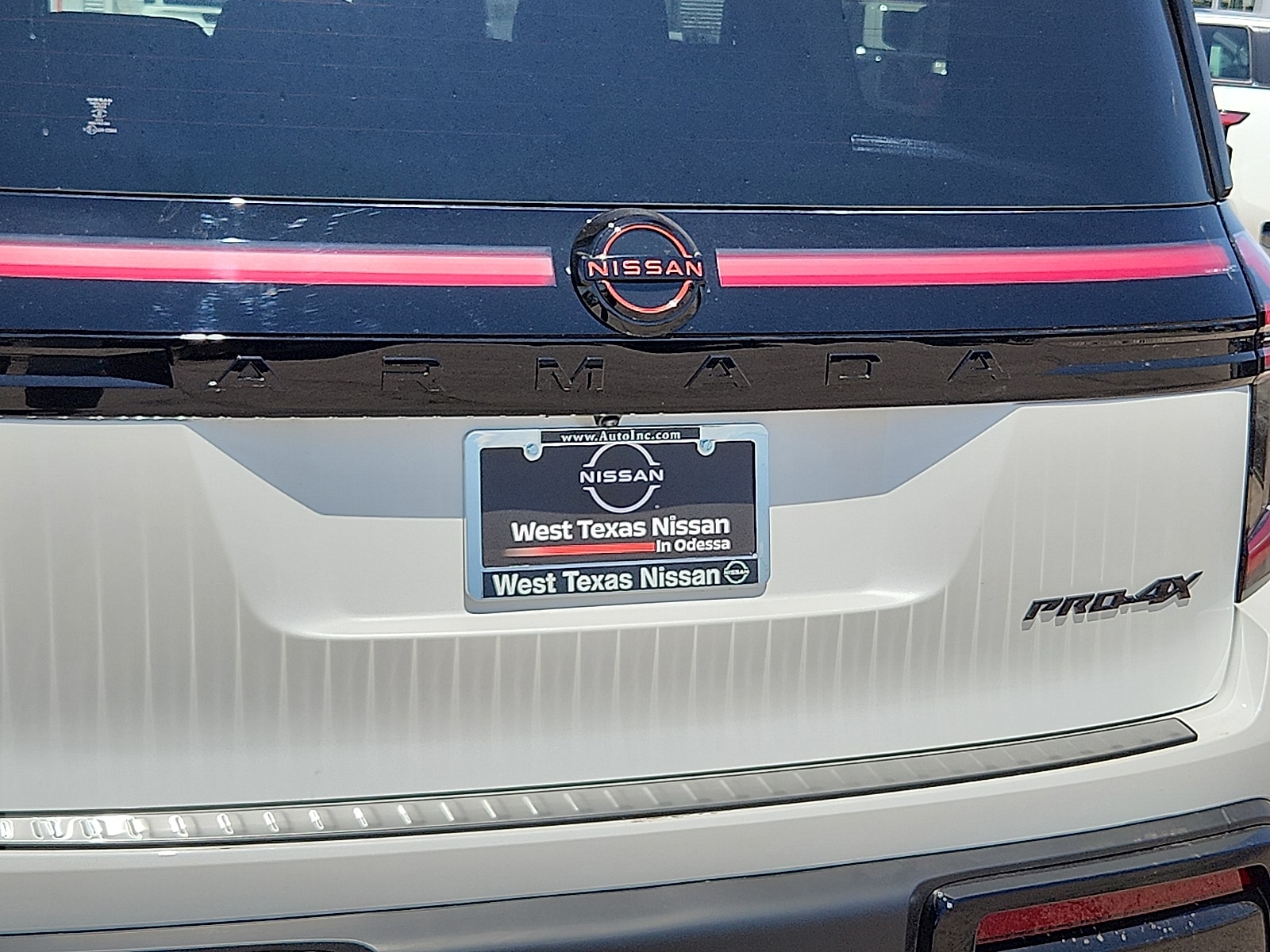 2025 Nissan Armada PRO-4X - Photo 8