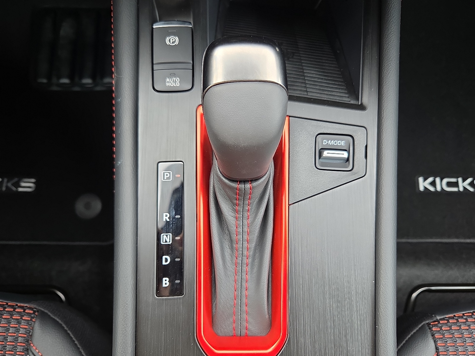2026 Nissan KICKS SR - Photo 17
