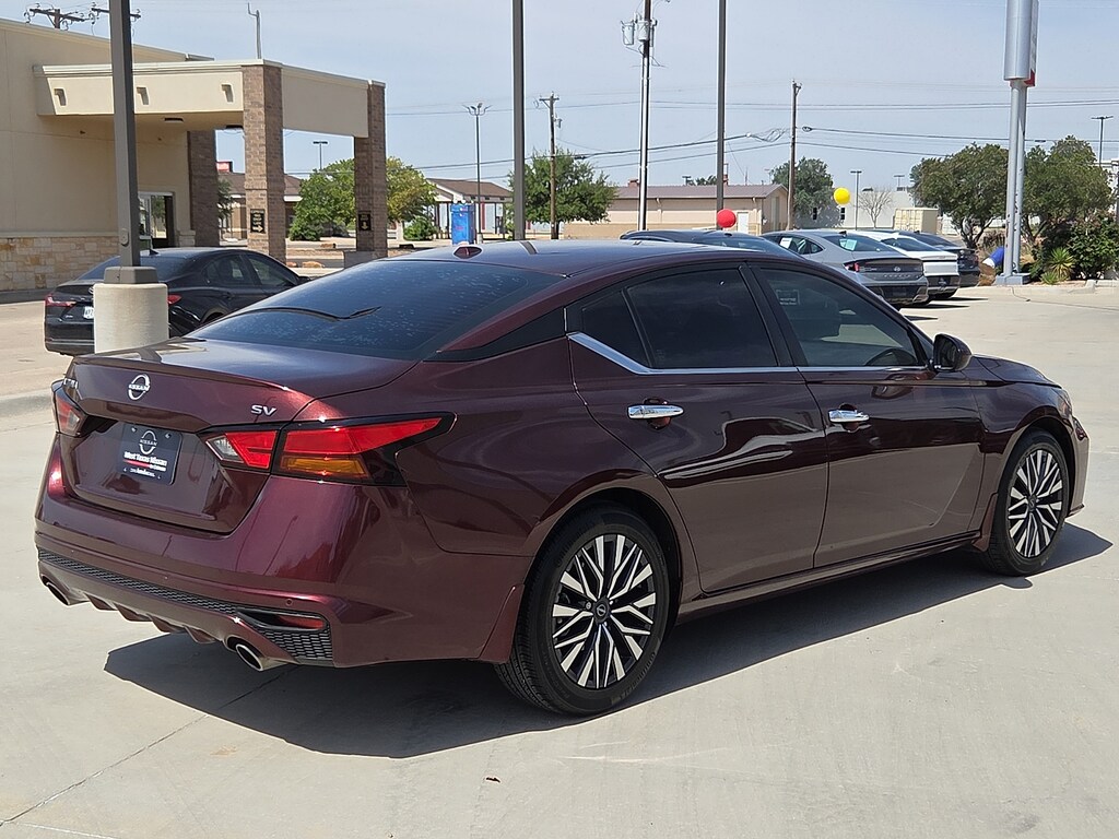 Used 2024 Nissan Altima 2.5 SV