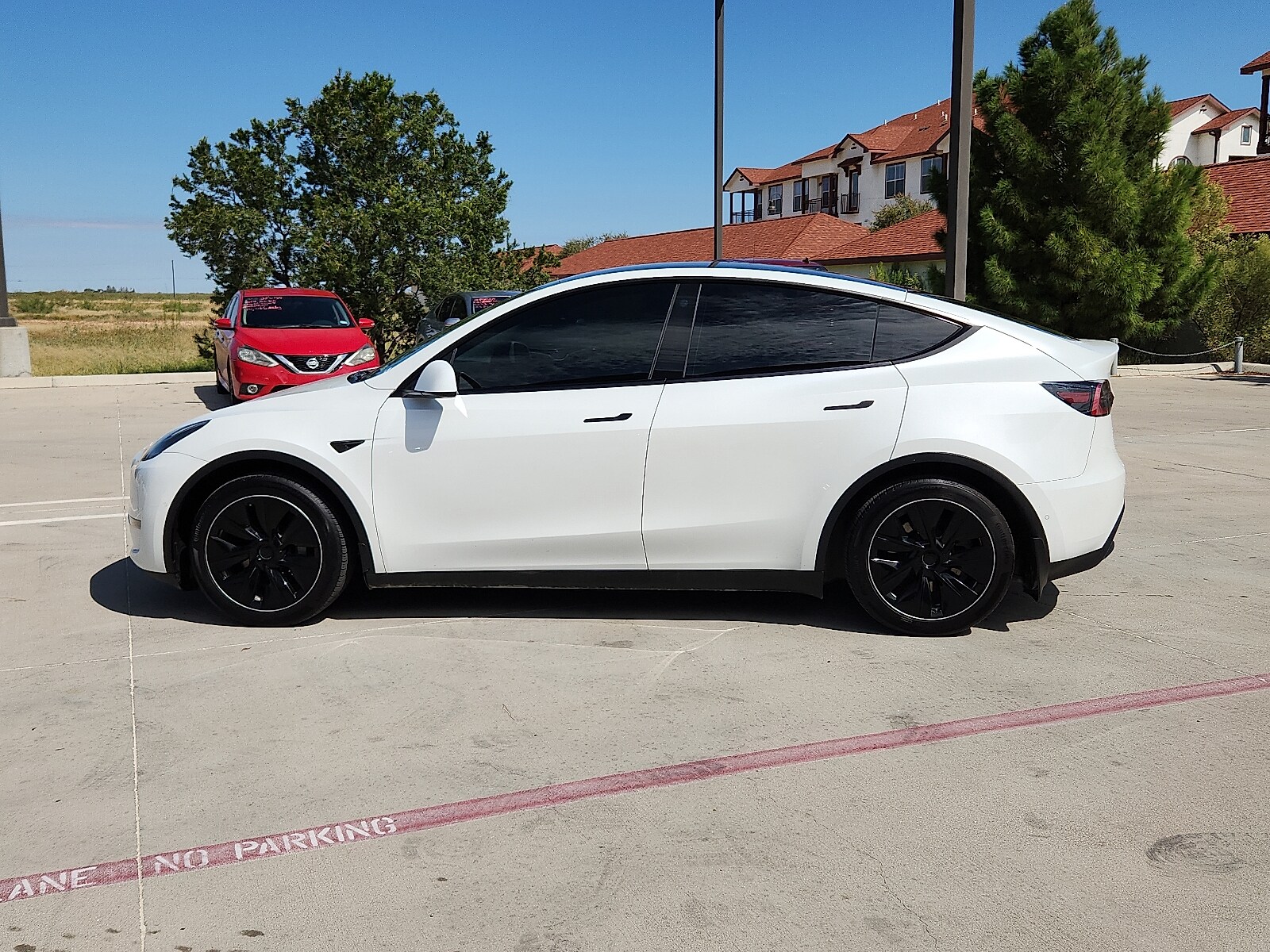 2021 Tesla Model Y Long Range photo 2