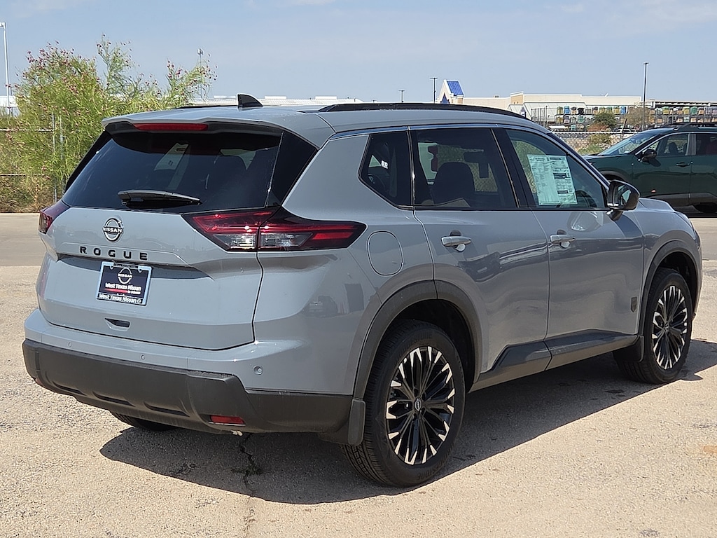 New 2026 Nissan Rogue Dark Armor Front-Wheel Drive 2026.5