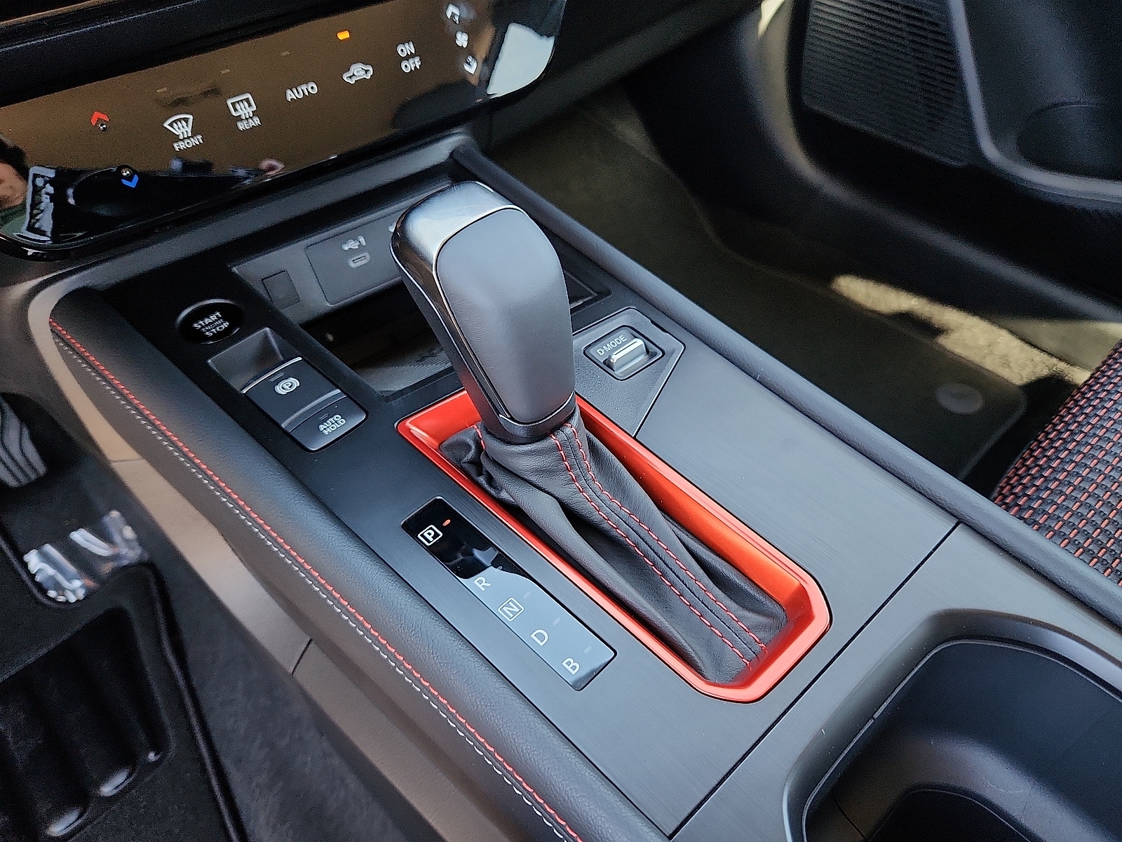 2026 Nissan KICKS SR - Photo 17