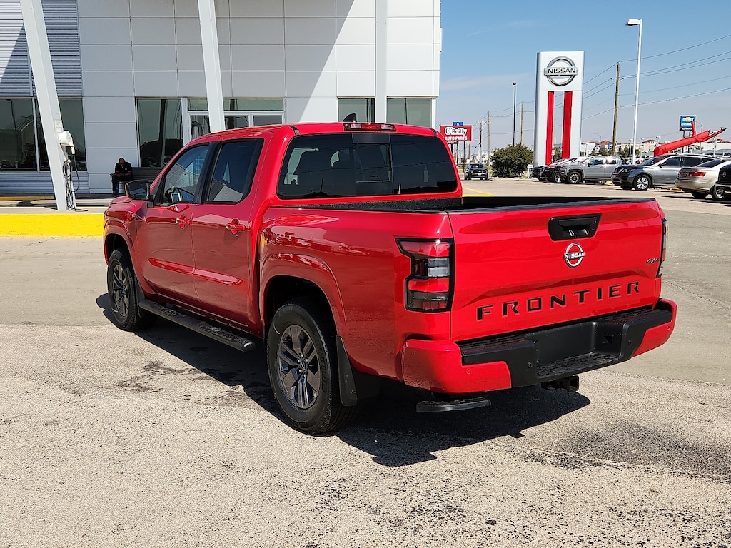 New 2026 Nissan Frontier SV 4x4 Crew Cab 5 ft. box 126 in. WB
