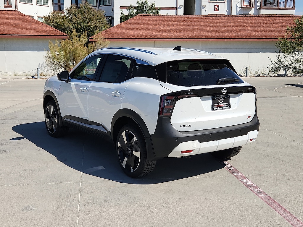 New 2026 Nissan Kicks SR Front-Wheel Drive