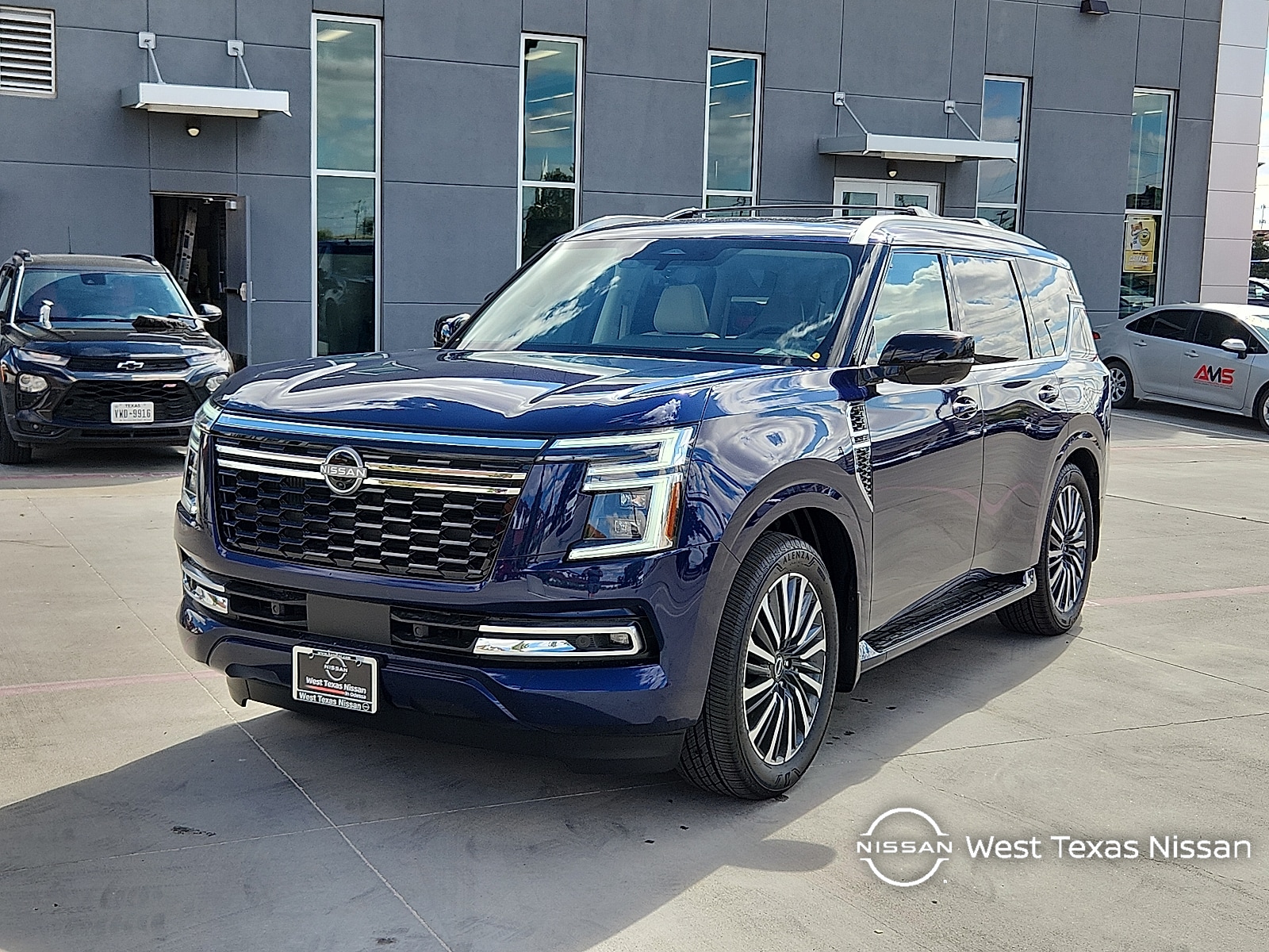 2025 Nissan Armada Platinum Reserve's photo