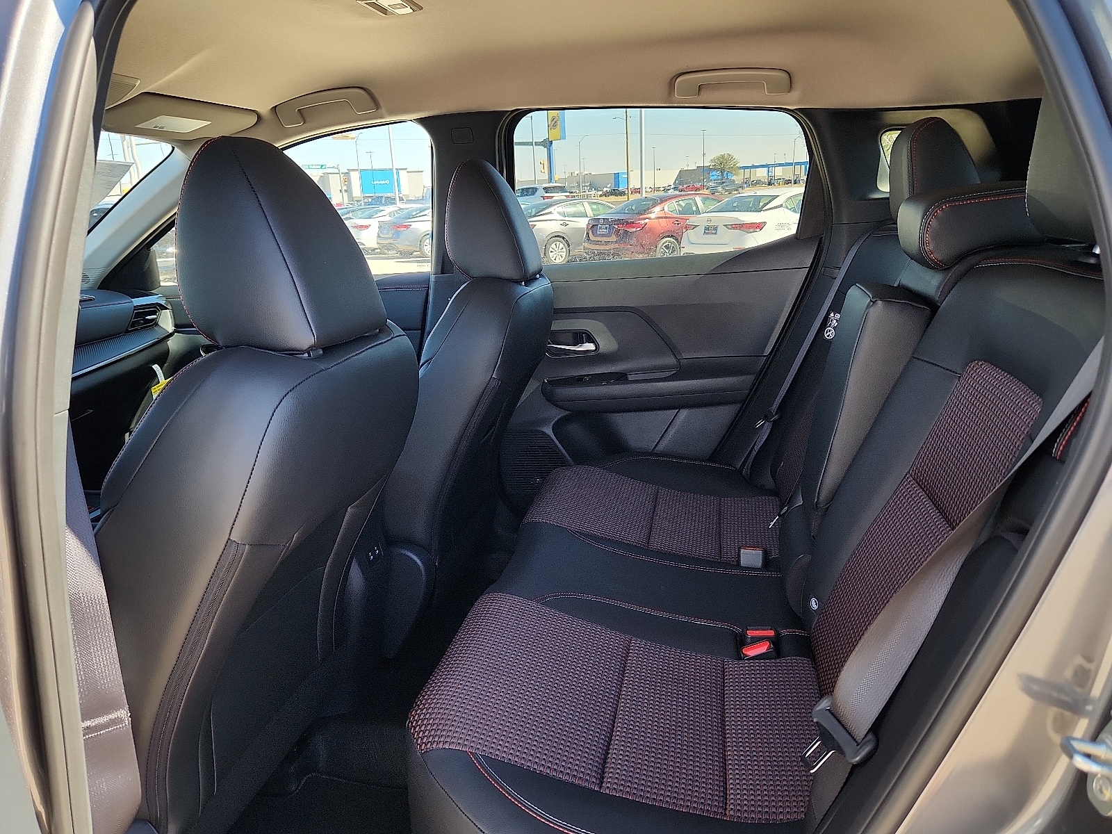 2026 Nissan KICKS SR - Photo 11