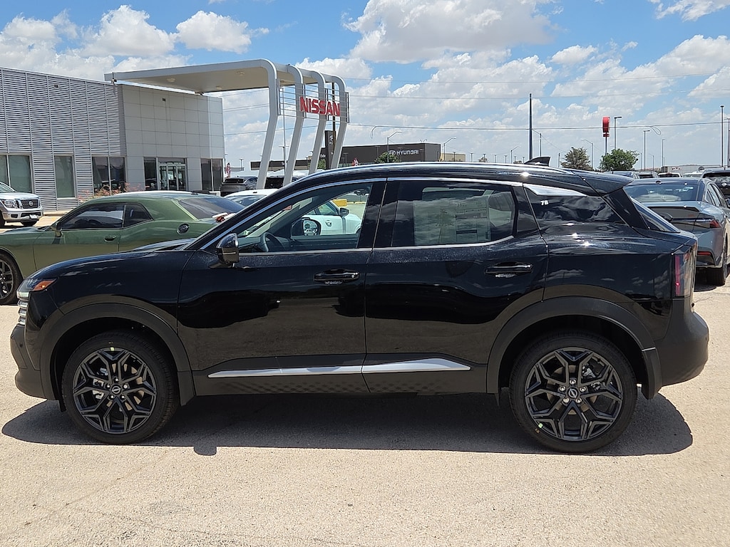New 2026 Nissan Kicks SR Front-Wheel Drive