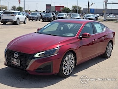 2026 Nissan Altima SV Front-Wheel Drive Sedan