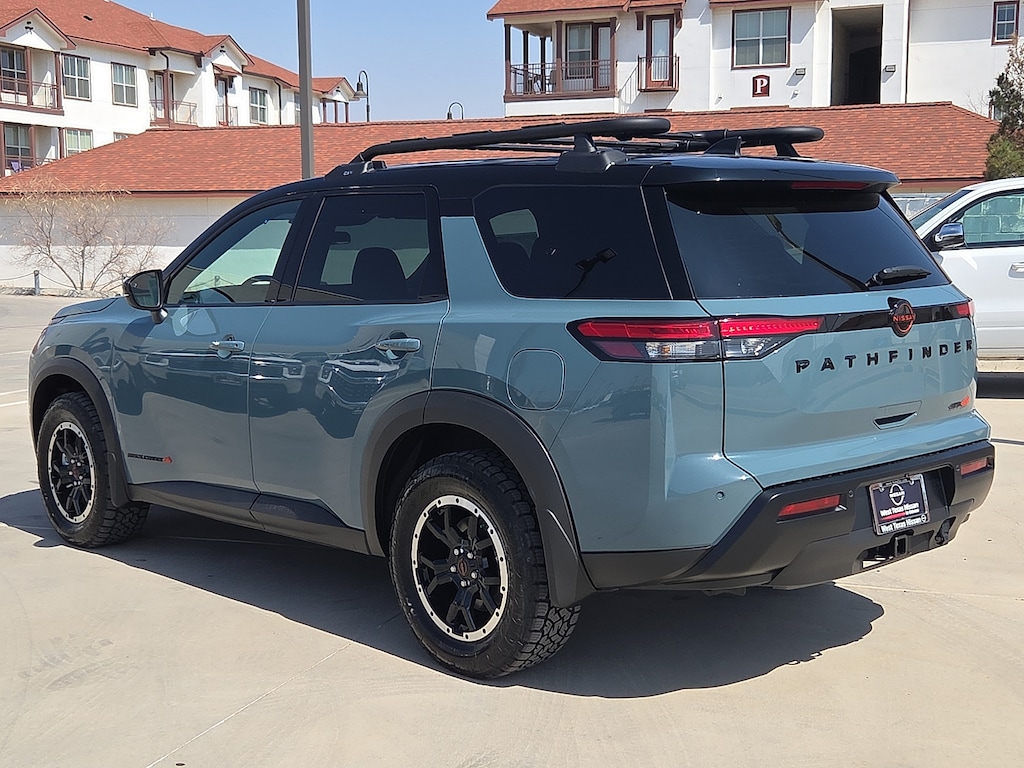 New 2026 Nissan Pathfinder SV 4x4