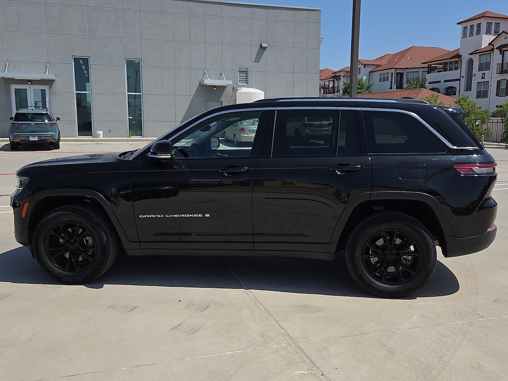 Used 2022 Jeep Grand Cherokee Limited 4x2
