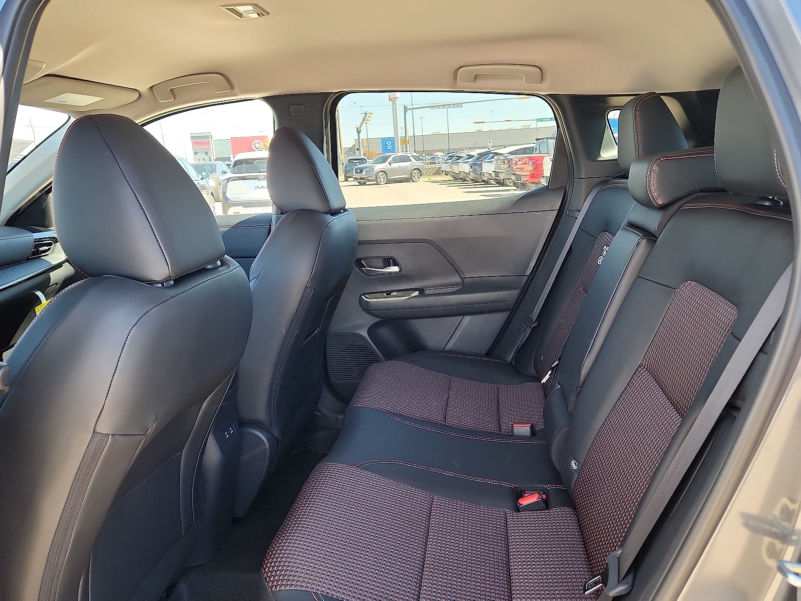2026 Nissan KICKS SR - Photo 11