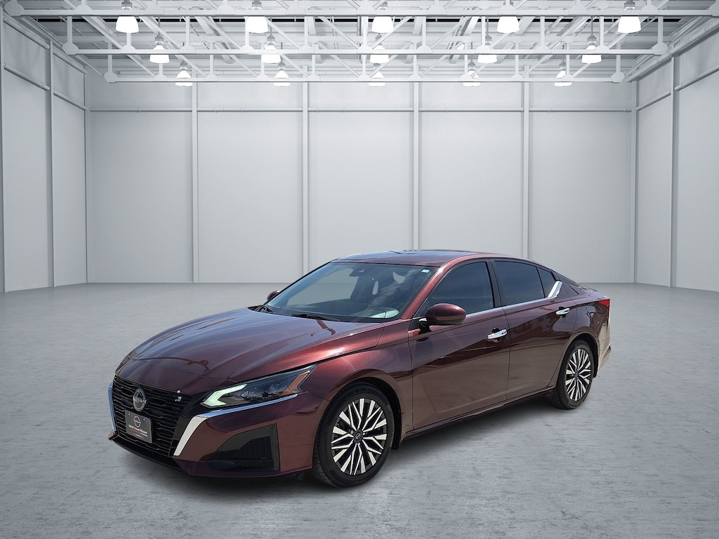 Used 2024 Nissan Altima 2.5 SV