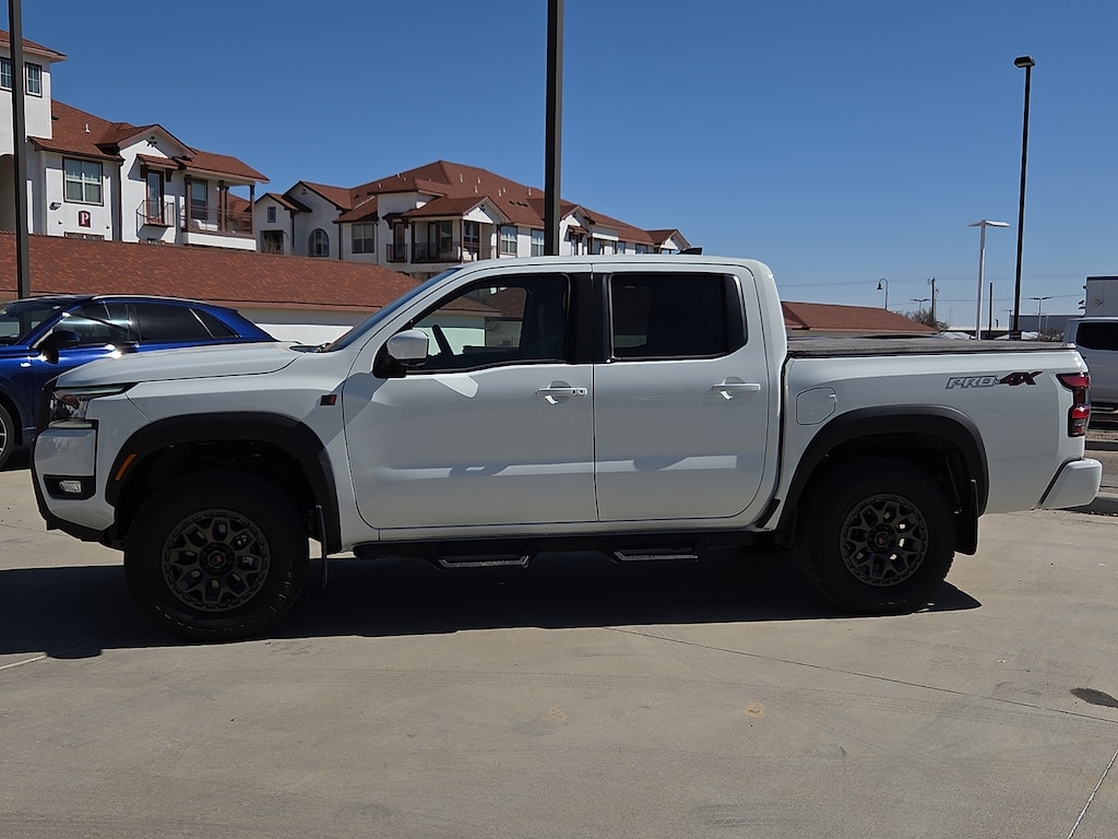 Used 2026 Nissan Frontier PRO-4X w/R Package 4x4 Crew Cab 5 ft. box 126 in.