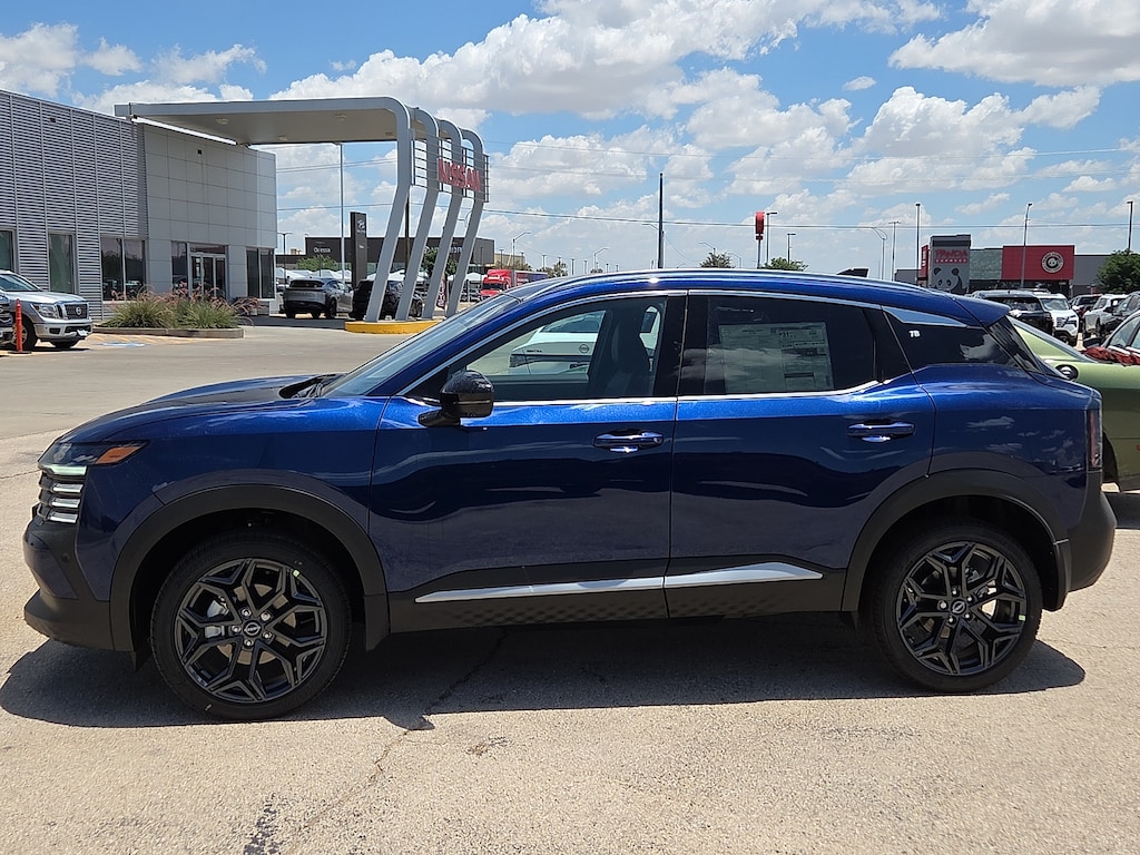New 2026 Nissan Kicks SR Front-Wheel Drive