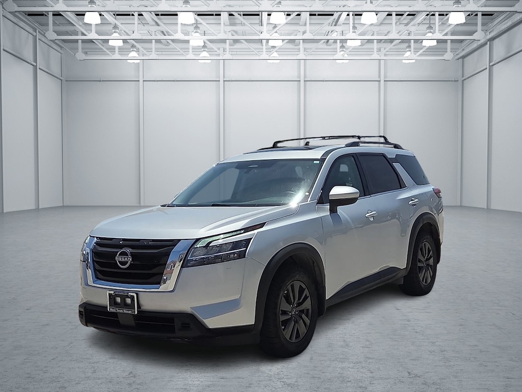 Used 2022 Nissan Pathfinder SV (A9) Front-Wheel Drive