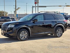 2026 Nissan Pathfinder SV Front-Wheel Drive